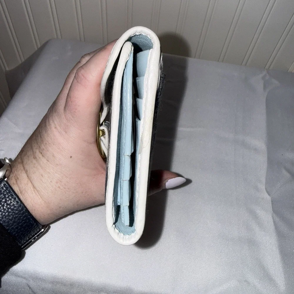 COACH BLEEKER WHITE LEATHER SNAP FLAP BLUE/WHITE DENIM SIGNATURE C LONG WALLET